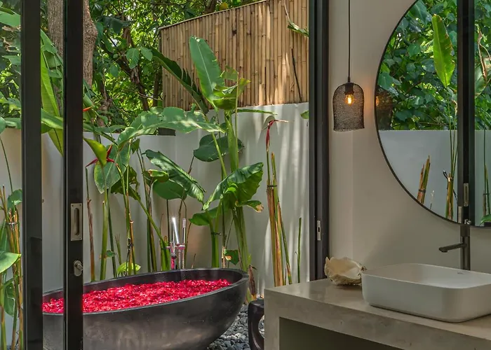 Villa Prana - High End Boutique Style Interior Design 5 Bedroom *