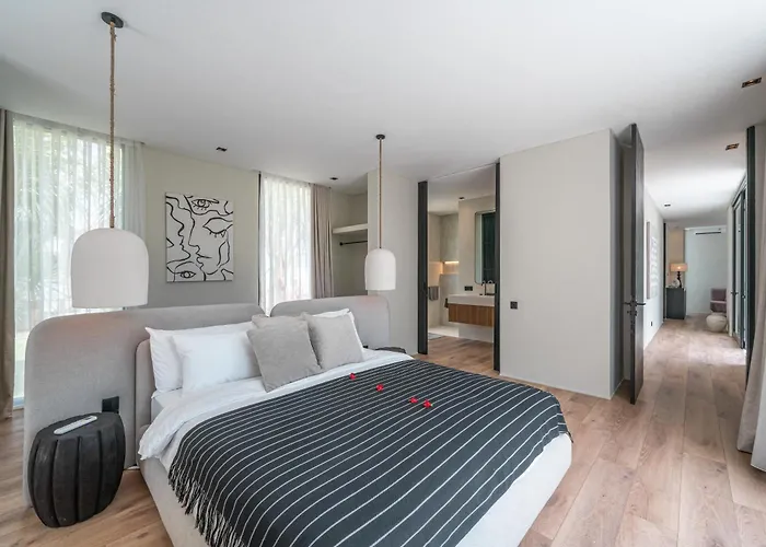 Prana - High End Boutique Style Interior Design 5 Bedroom Villa Canggu (Bali)