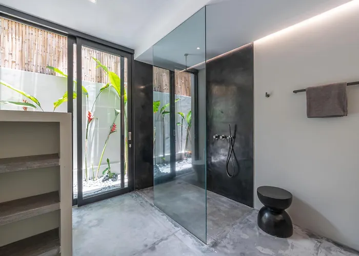 Villa Prana - High End Boutique Style Interior Design 5 Bedroom *