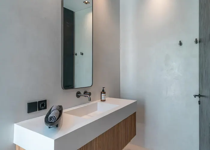Prana - High End Boutique Style Interior Design 5 Bedroom * Canggu (Bali)