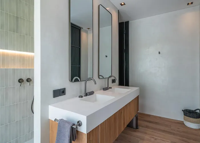 Prana - High End Boutique Style Interior Design 5 Bedroom Villa *